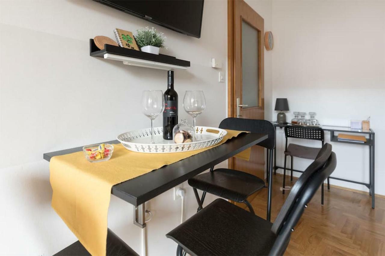 Studio Apartman Comodo Zagreb Extérieur photo