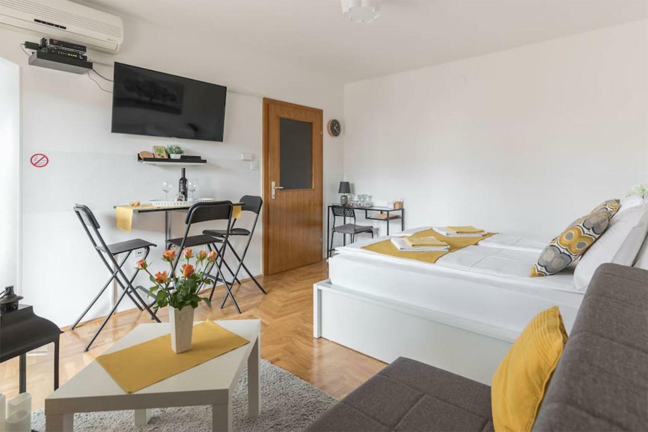 Studio Apartman Comodo Zagreb Extérieur photo